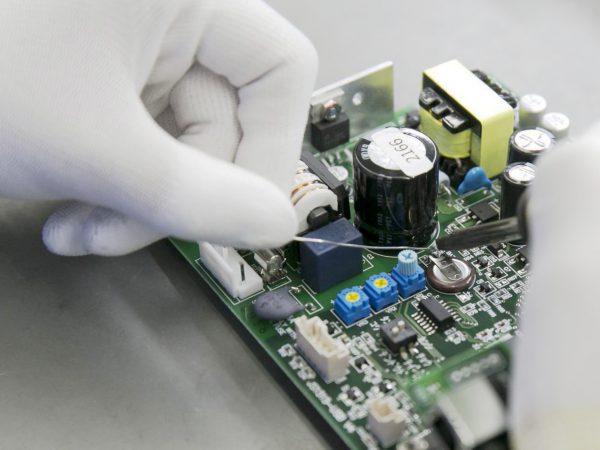 電子機器及び基板ユニットの製造 | 株式会社イーエル・オカモト